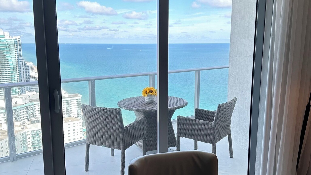 Photo of Livingroom in Hollywood South Central Beach