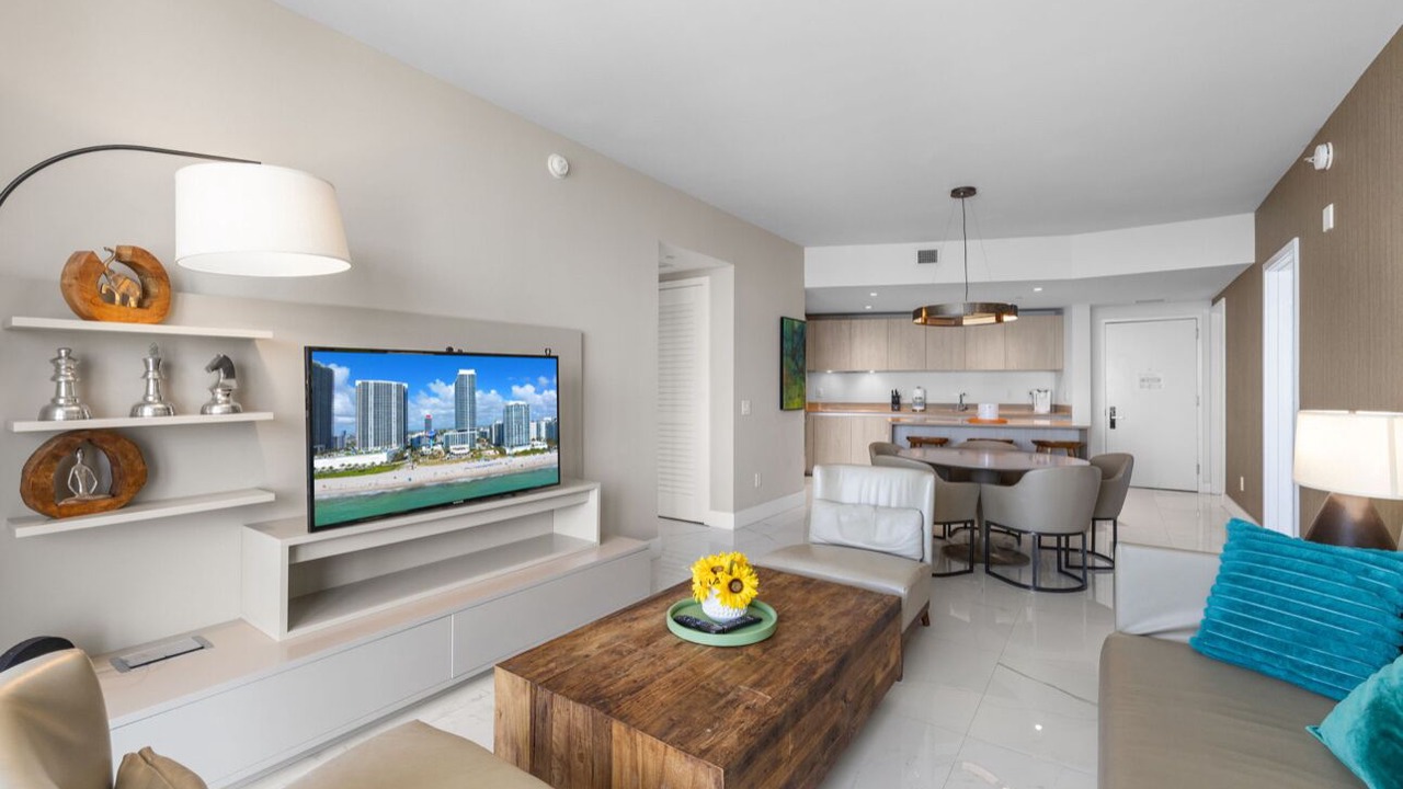 Photo of Livingroom in Hollywood South Central Beach