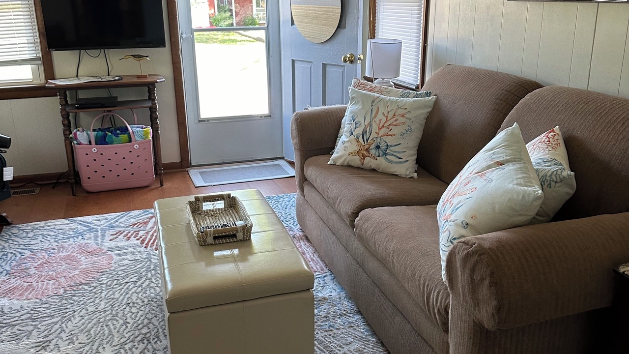 Photo of Livingroom in Deep Hole