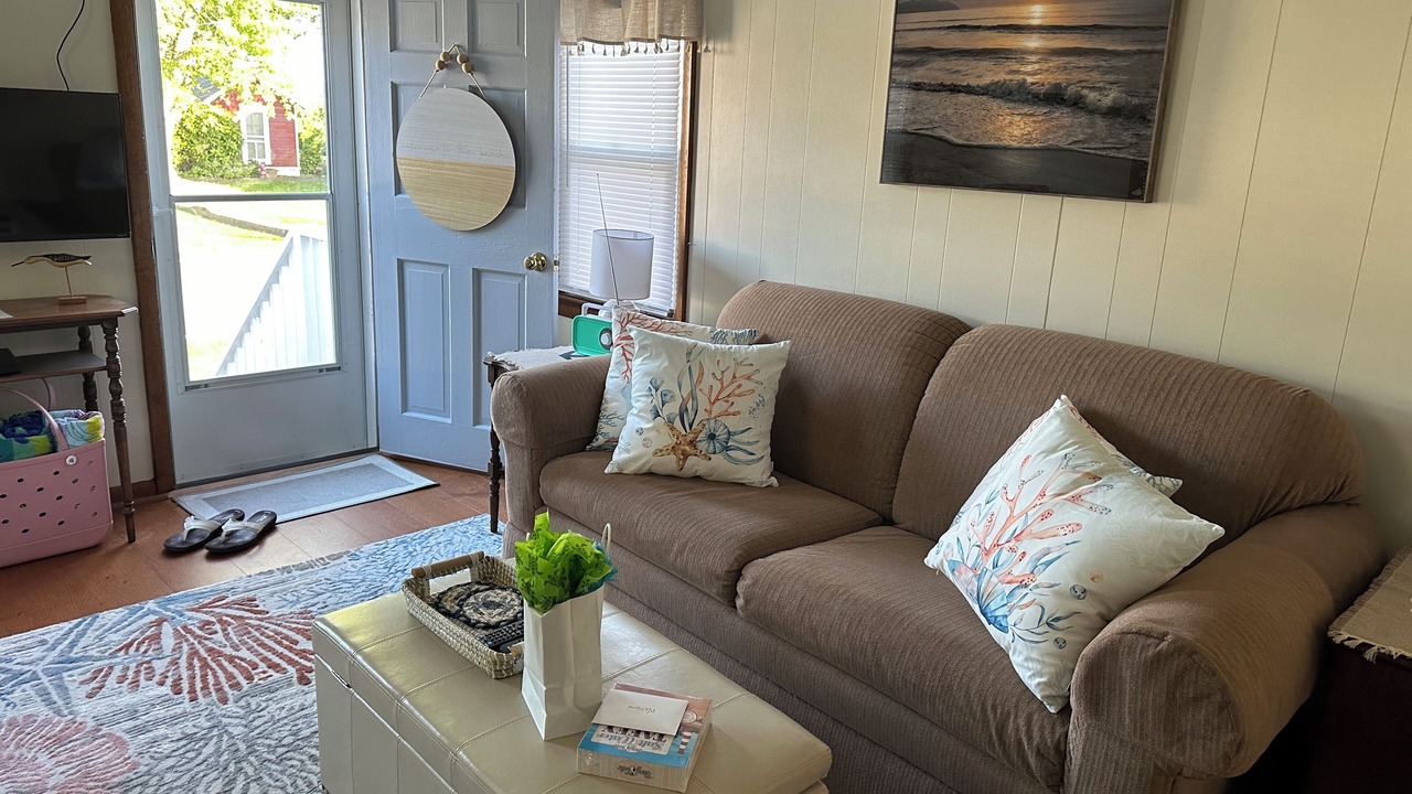 Photo of Livingroom in Deep Hole