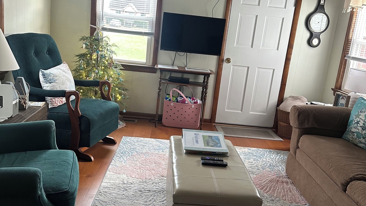 Photo of Livingroom in Deep Hole