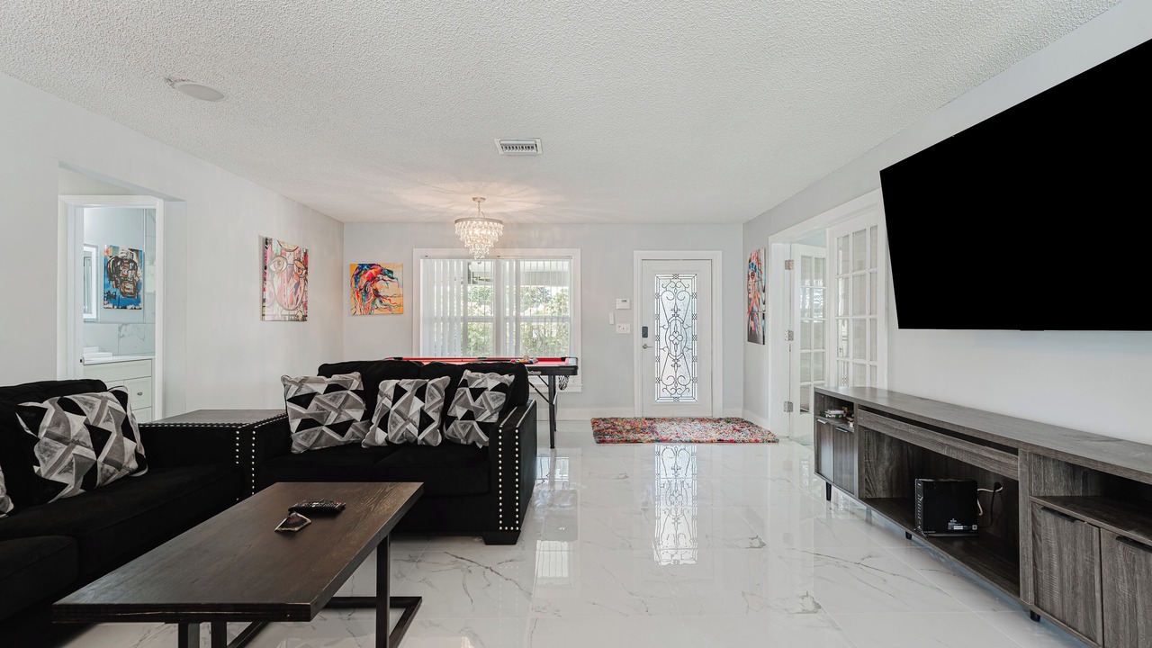 Photo of Livingroom in Tropic Palms