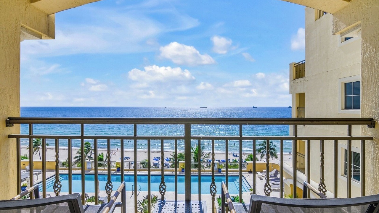 Photo of Patio Balcony in Central Beach