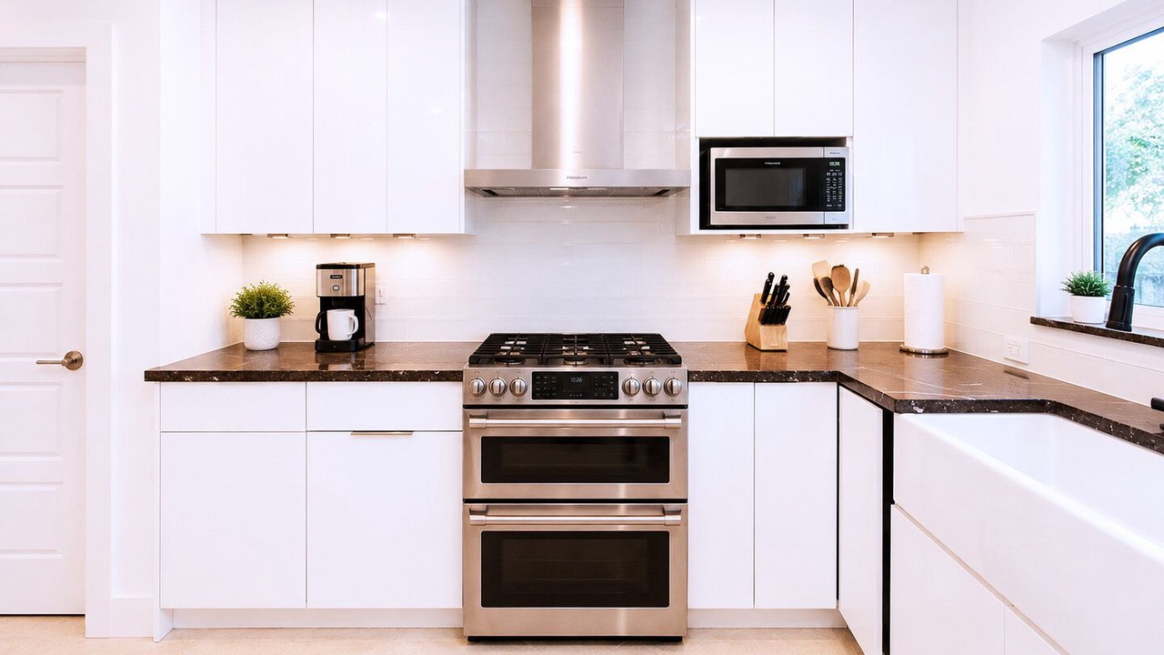 Photo of Kitchen in Hollywood Lakes