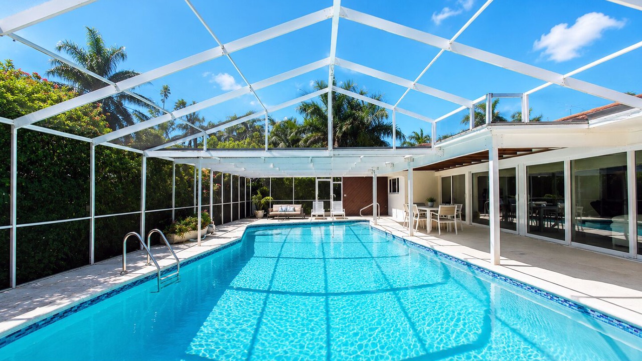 Photo of Outdoor in Hollywood Lakes