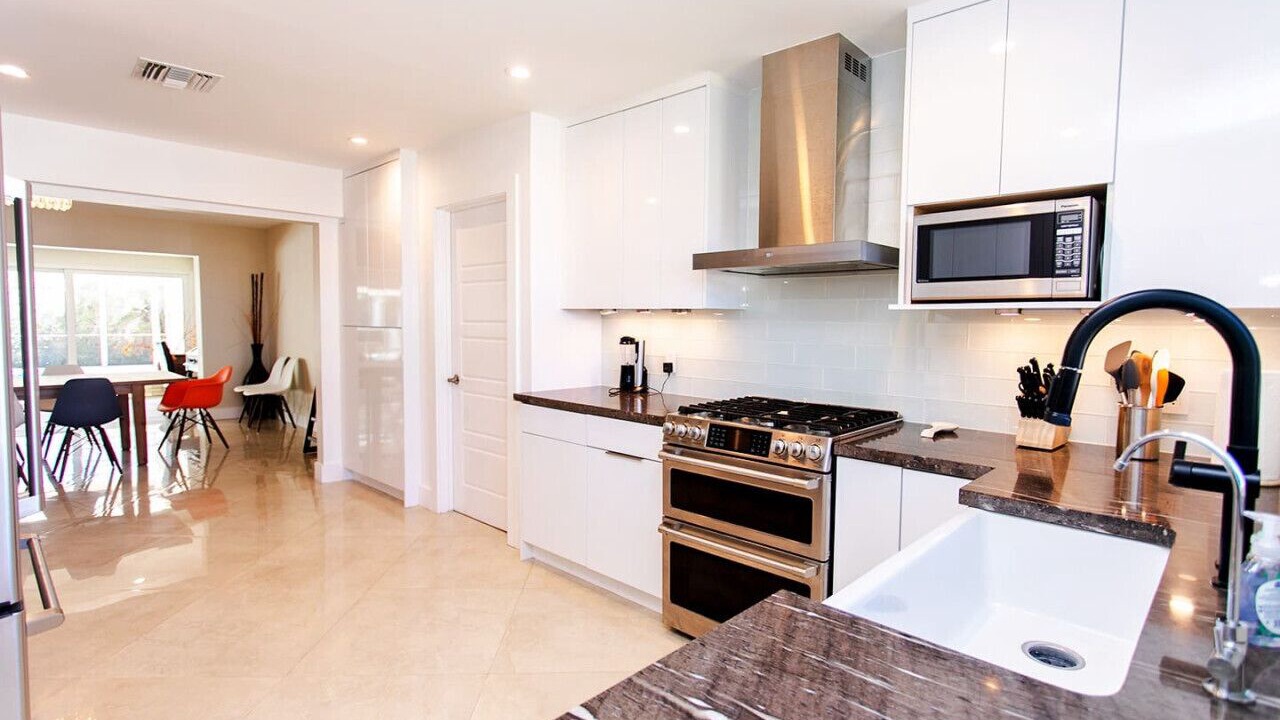 Photo of Kitchen in Hollywood Lakes
