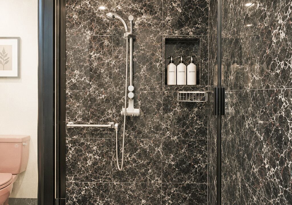 Photo of Bathroom in Hollywood Lakes