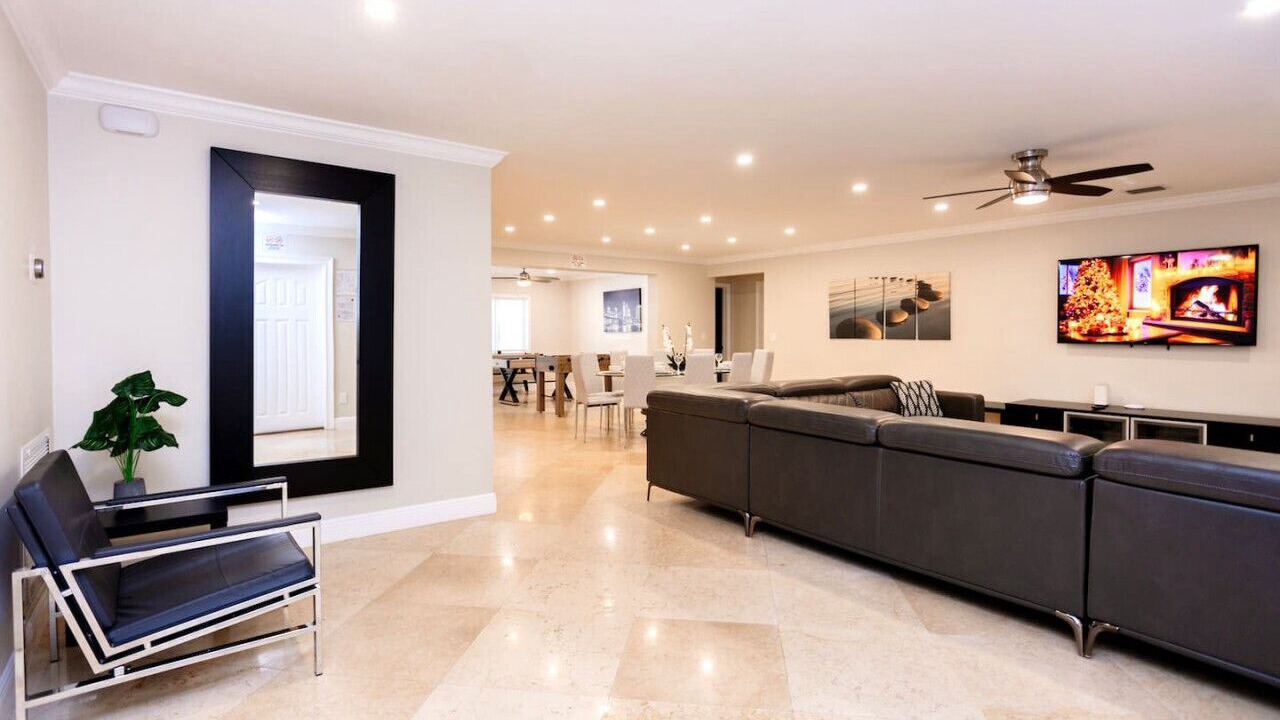 Photo of Livingroom in South Lake