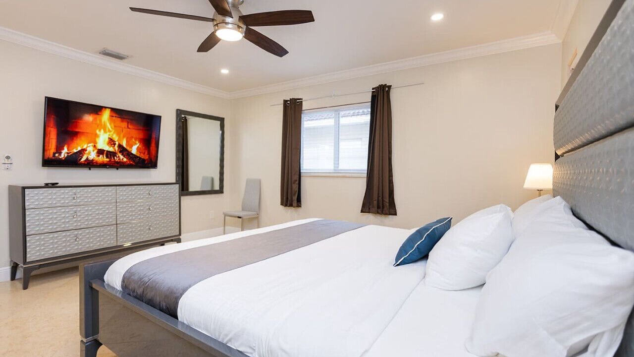 Photo of Bedroom in South Lake