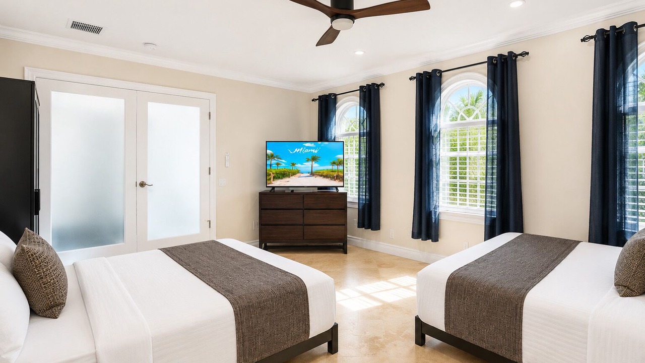 Photo of Bedroom in South Lake