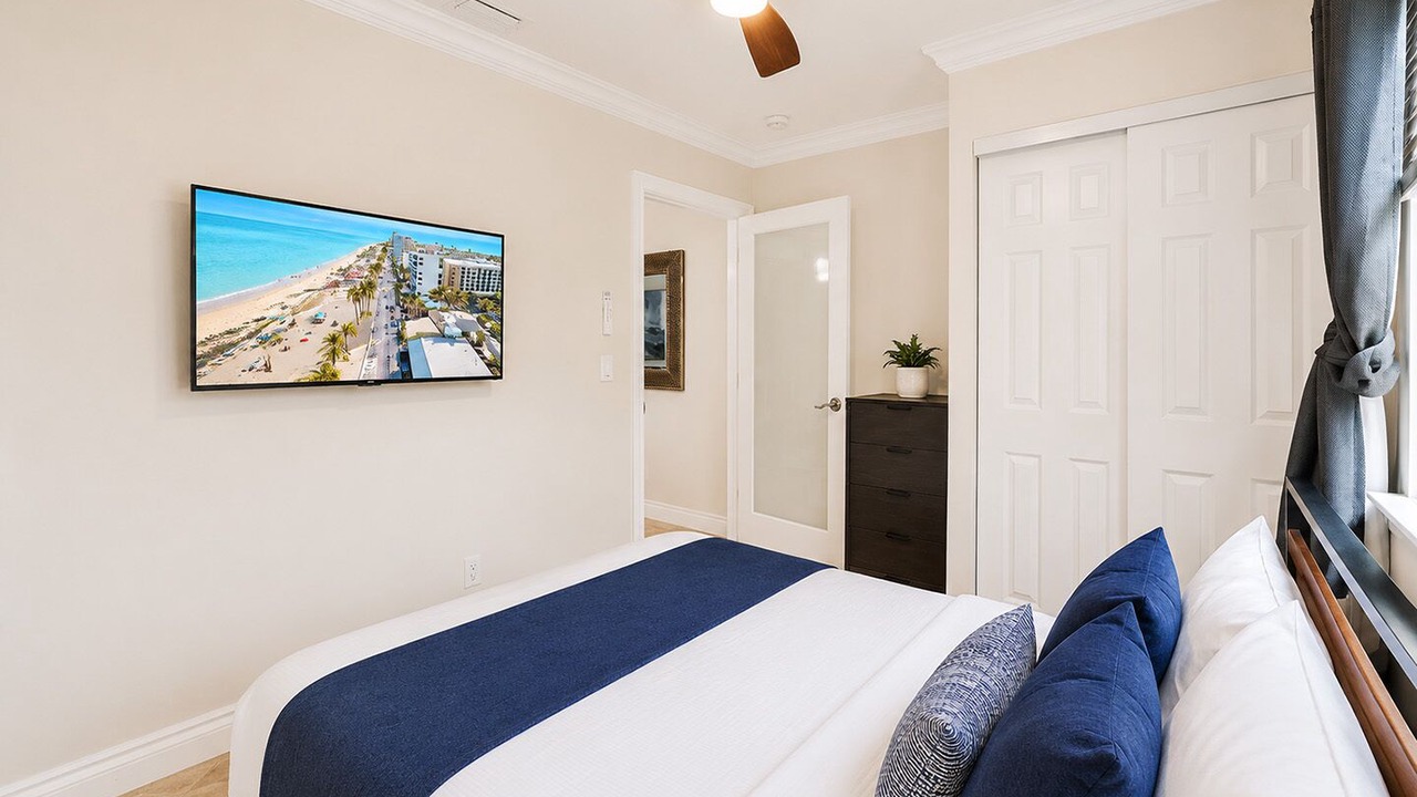 Photo of Bedroom in South Lake