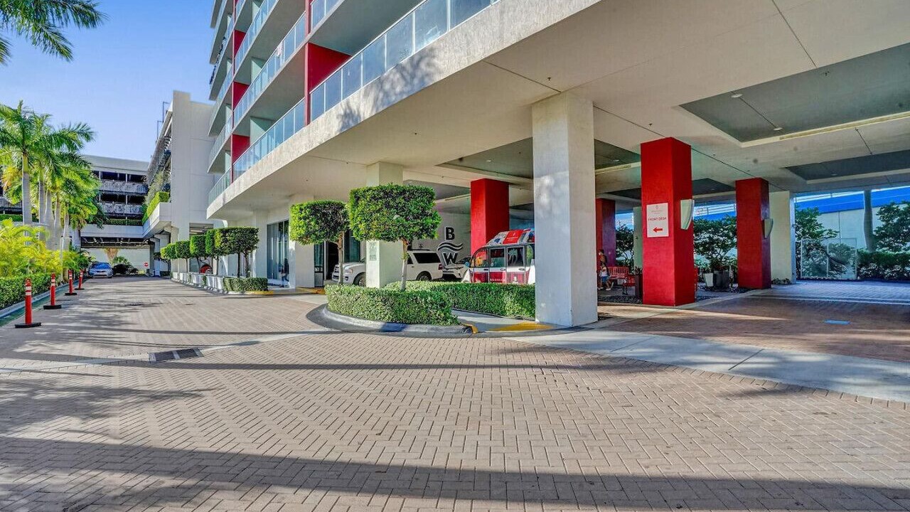 Photo of Outdoor in Hallandale Beach