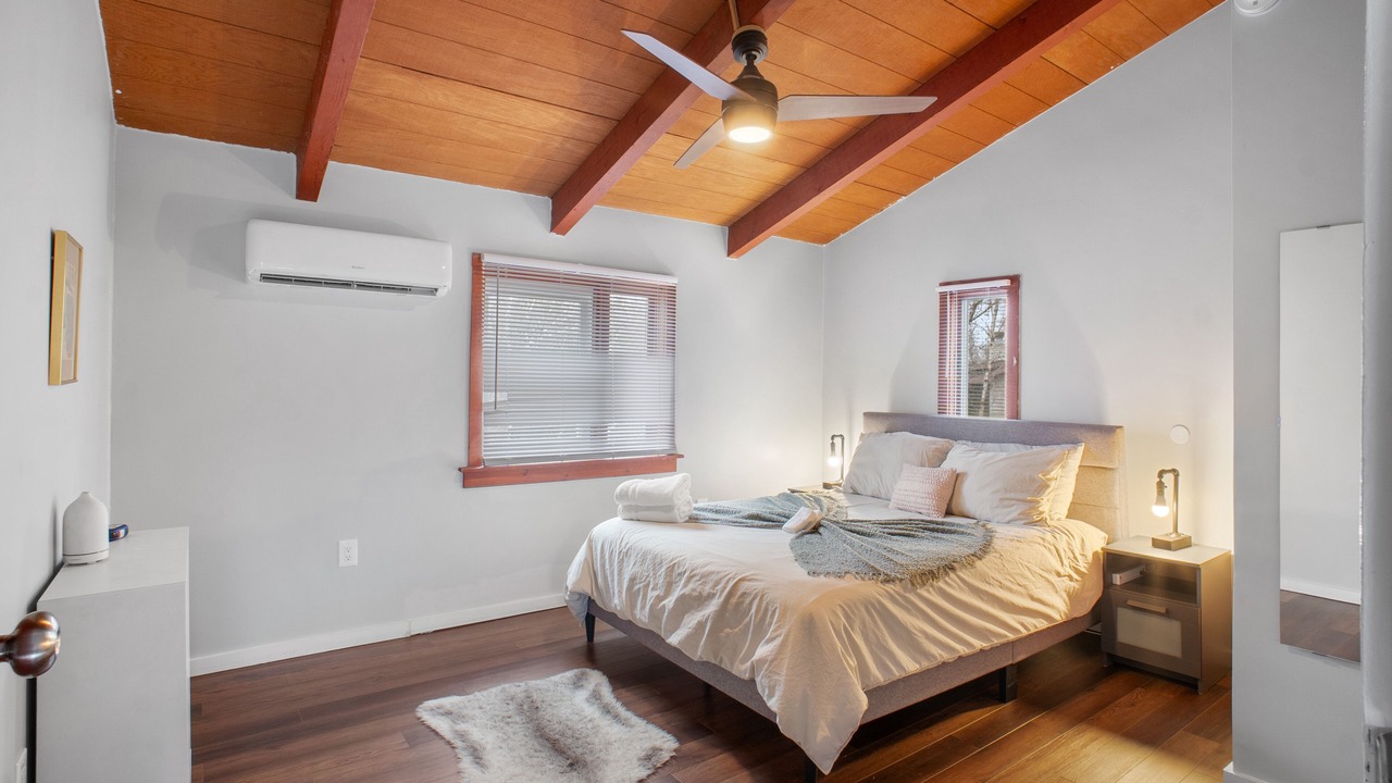 Photo of Bedroom in Long Pond