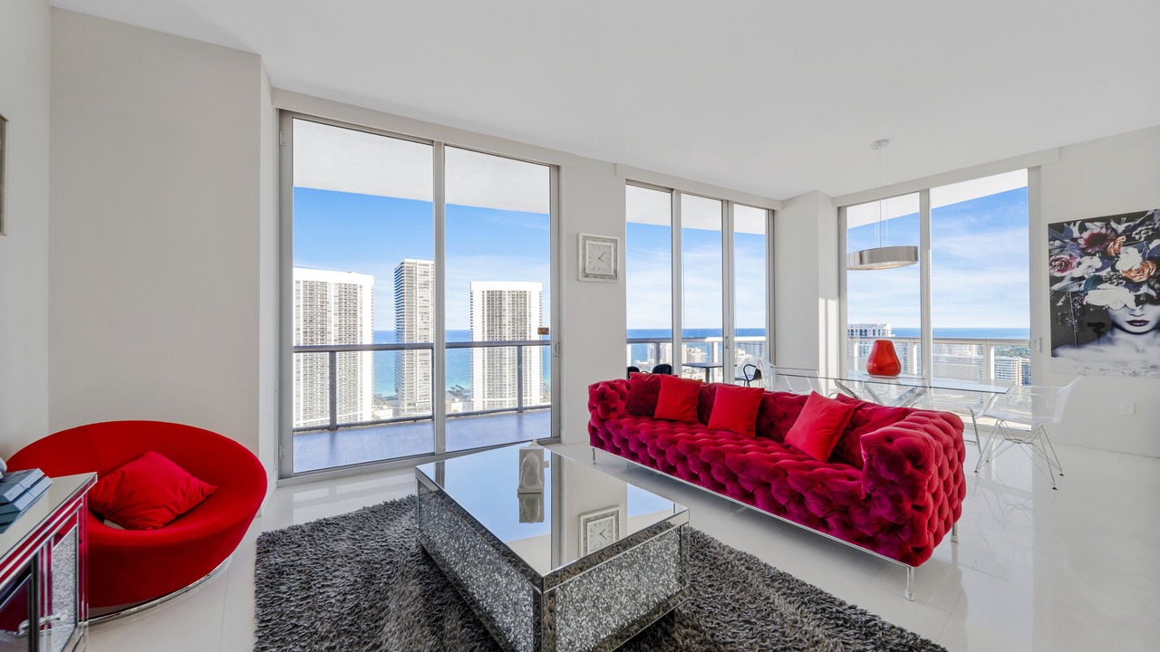 Photo of Livingroom in Hallandale Beach