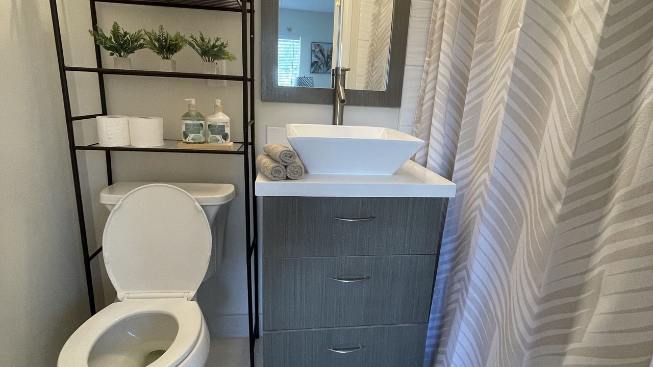 Photo of Bathroom in North Andrews Gardens