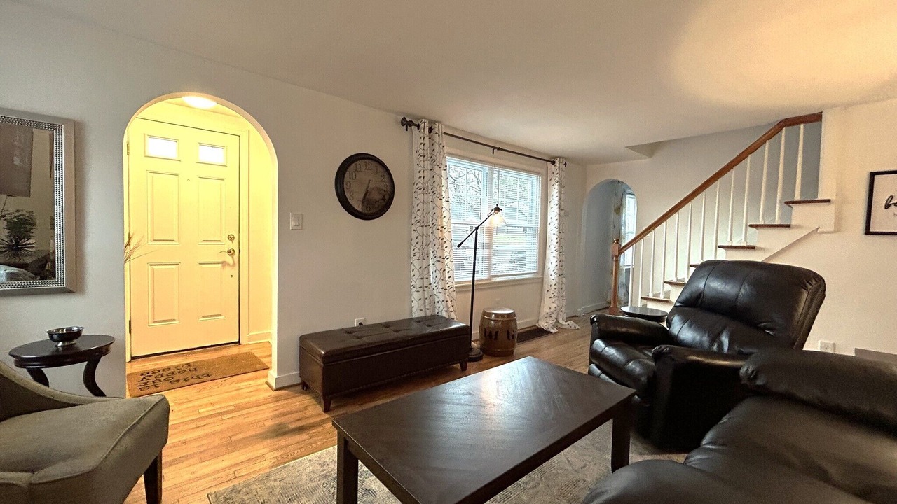 Photo of Livingroom in New Hartford