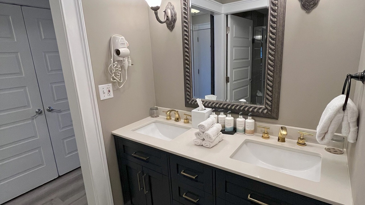 Photo of Bathroom in Dolphin Isles