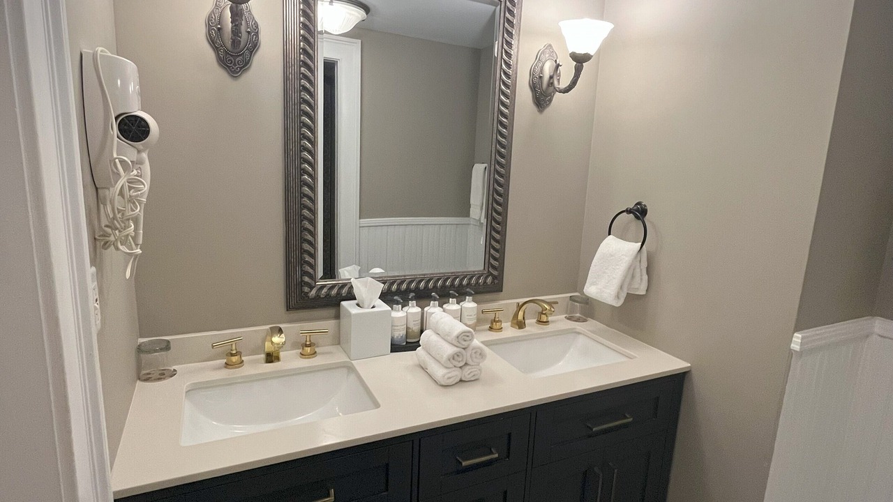 Photo of Bathroom in Dolphin Isles
