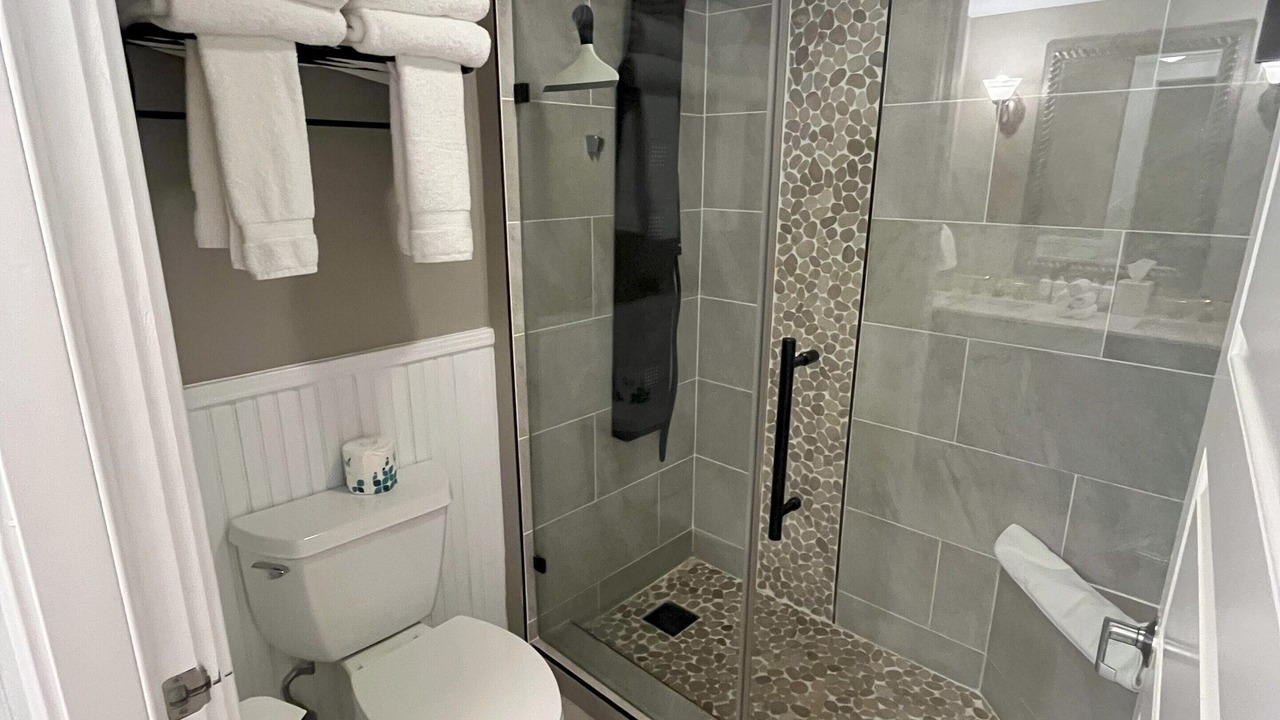 Photo of Bathroom in Dolphin Isles
