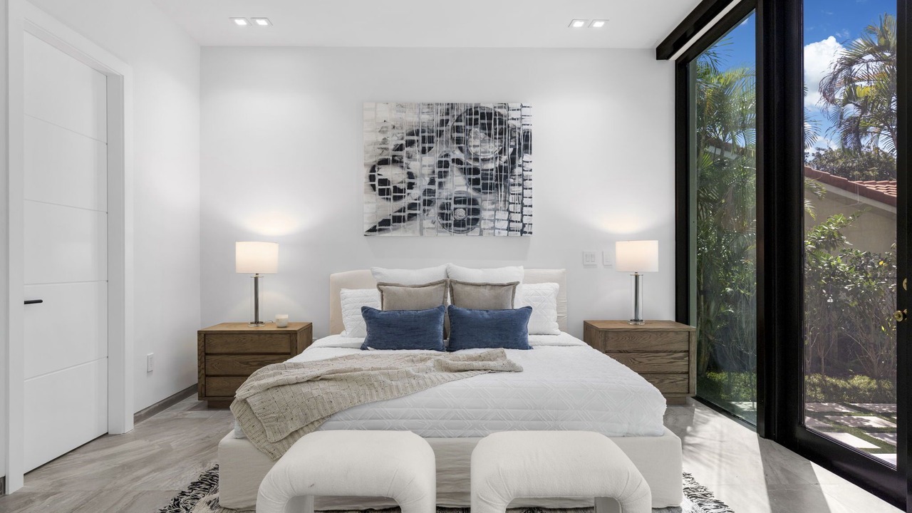 Photo of Bedroom in Hallandale Beach