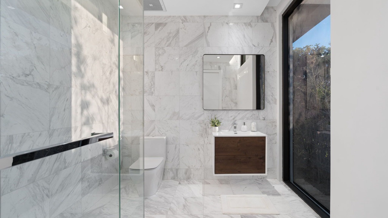 Photo of Bathroom in Hallandale Beach
