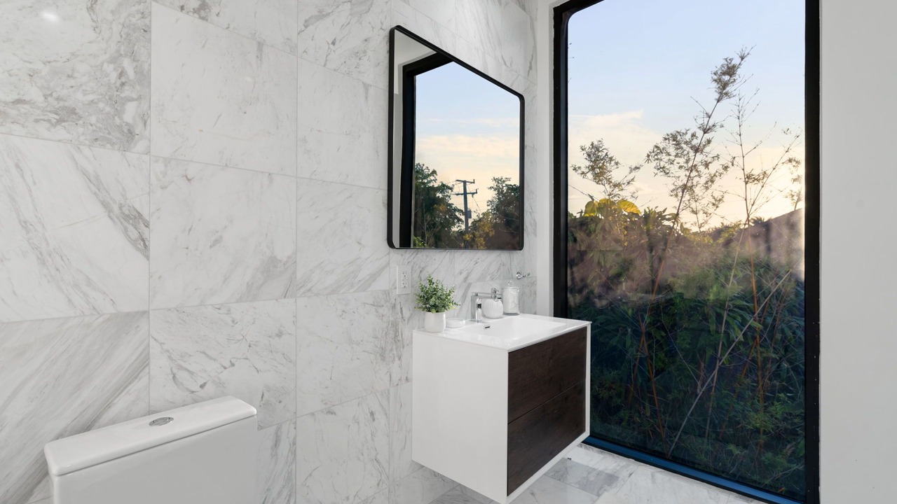Photo of Bathroom in Hallandale Beach