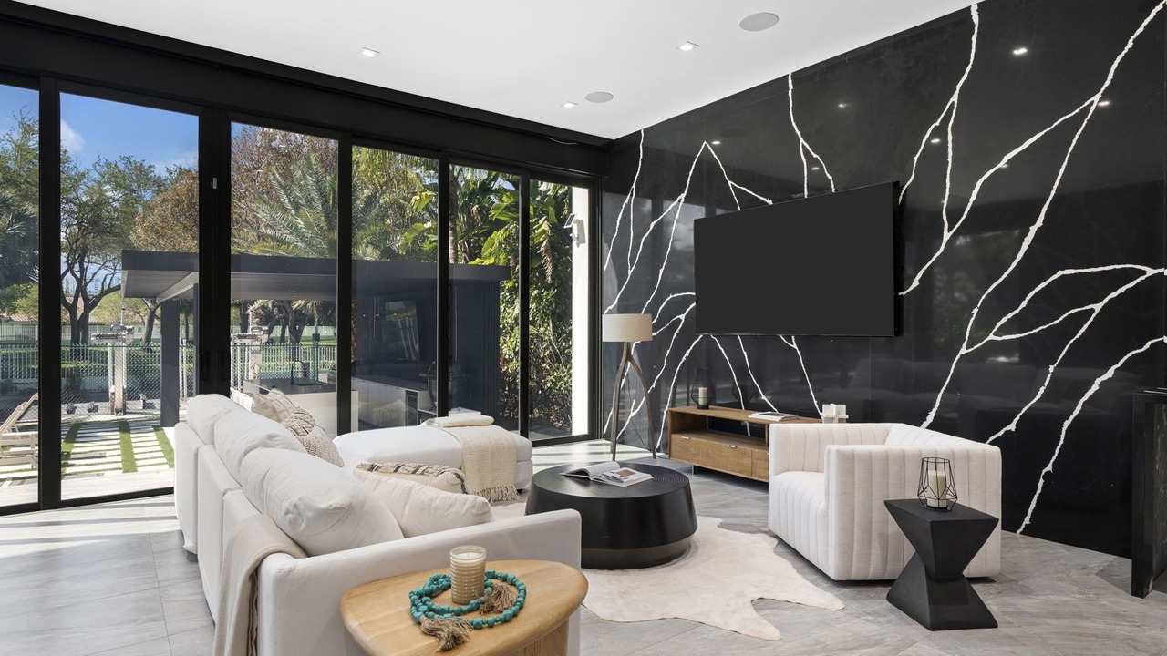 Photo of Livingroom in Hallandale Beach