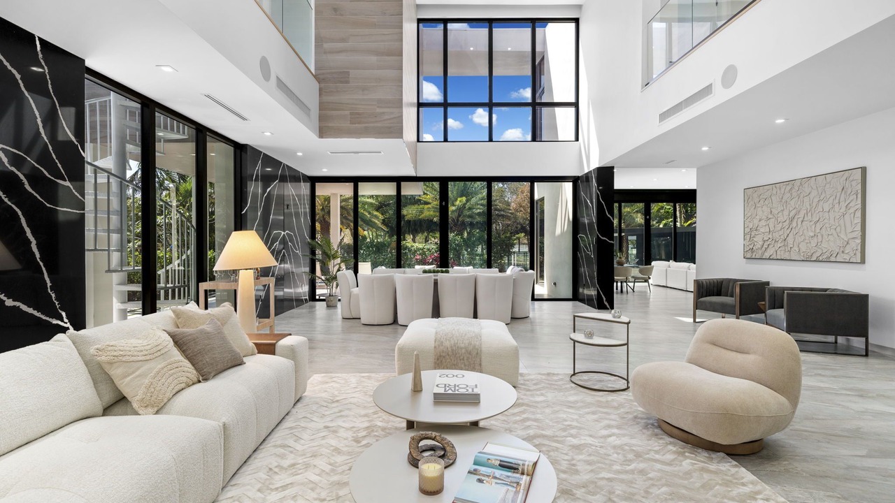 Photo of Livingroom in Hallandale Beach