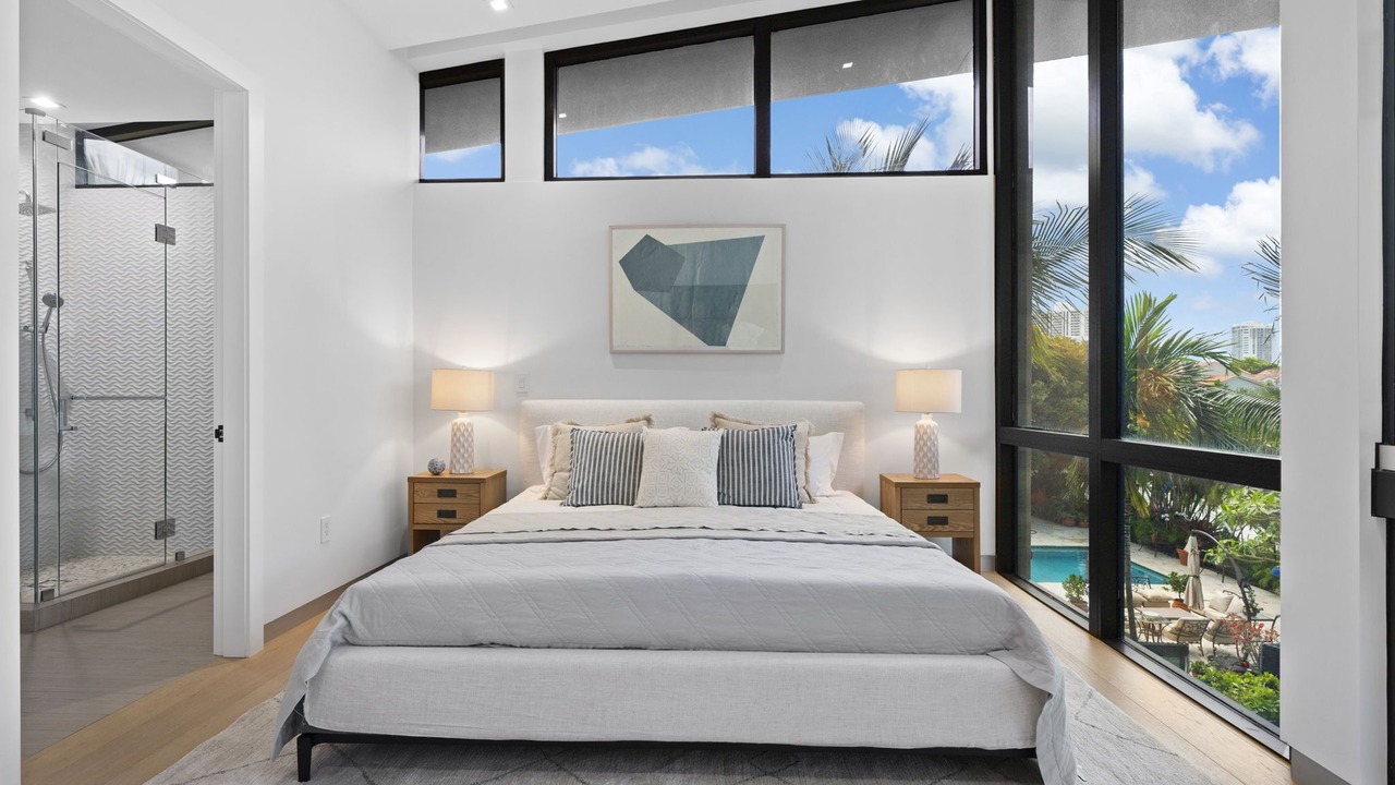 Photo of Bedroom in Hallandale Beach