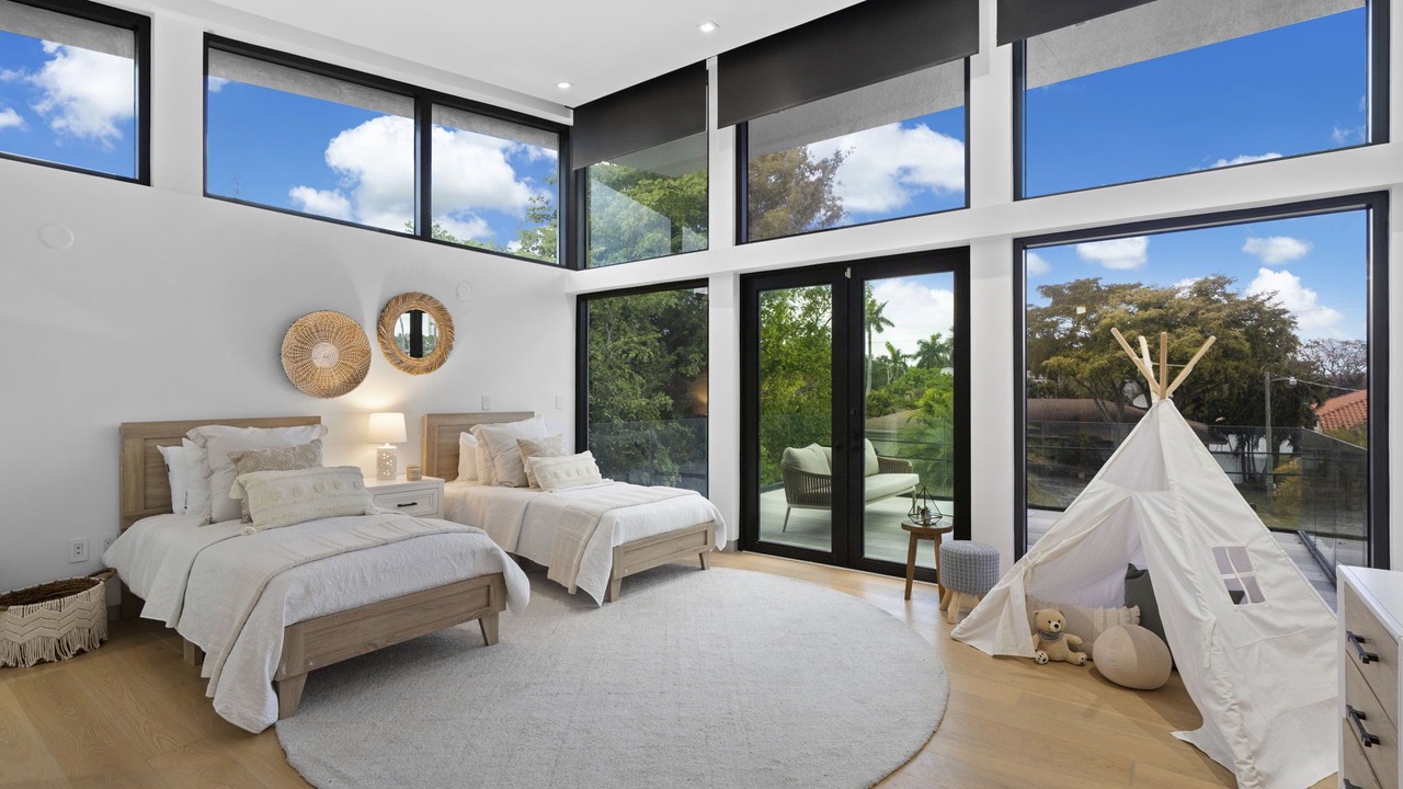 Photo of Bedroom in Hallandale Beach