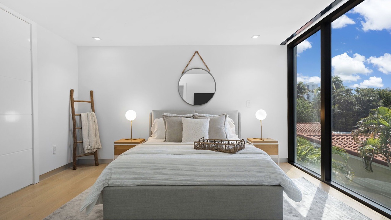 Photo of Bedroom in Hallandale Beach