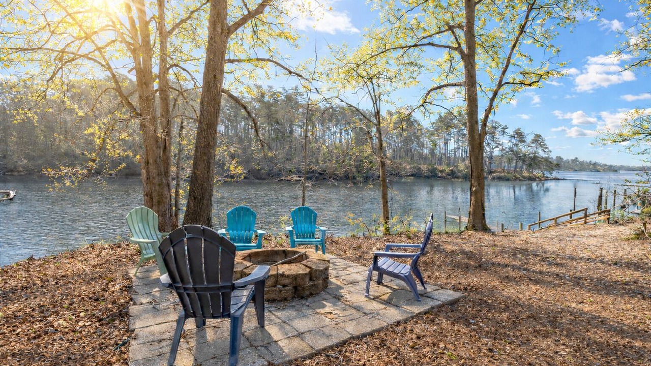 Photo of Outdoor in Weems