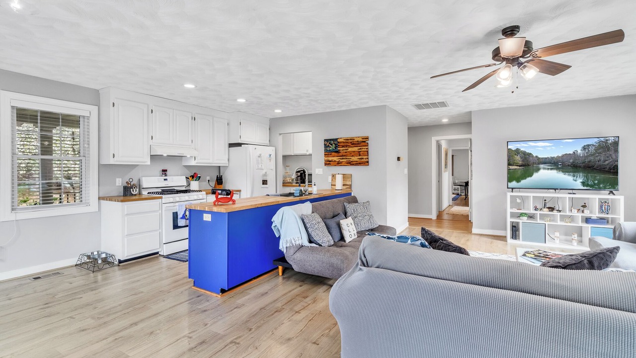 Photo of Livingroom in Weems