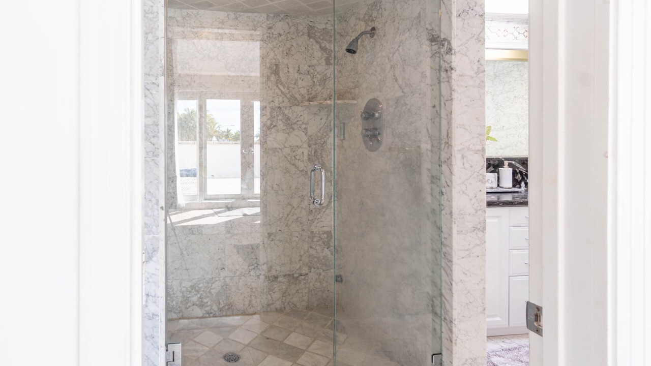 Photo of Bathroom in Birch Park Finger Streets