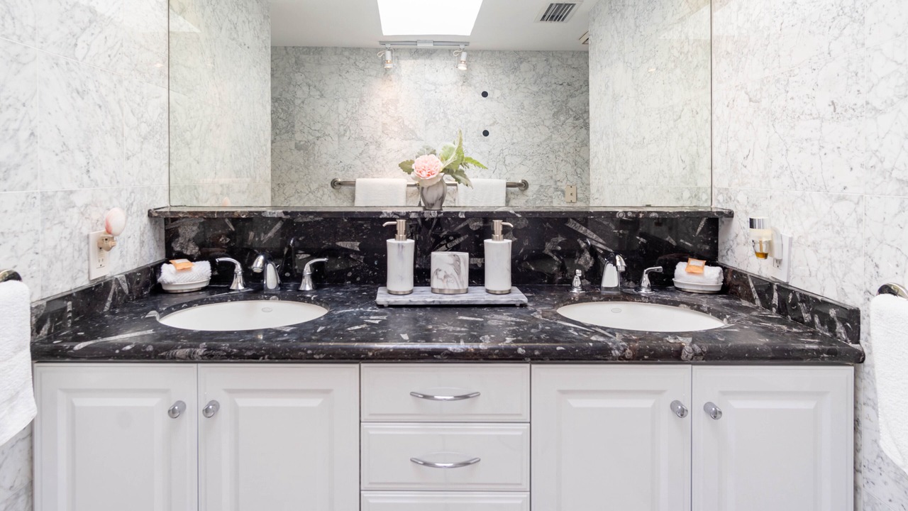 Photo of Bathroom in Birch Park Finger Streets