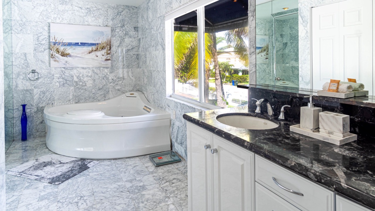 Photo of Bathroom in Birch Park Finger Streets