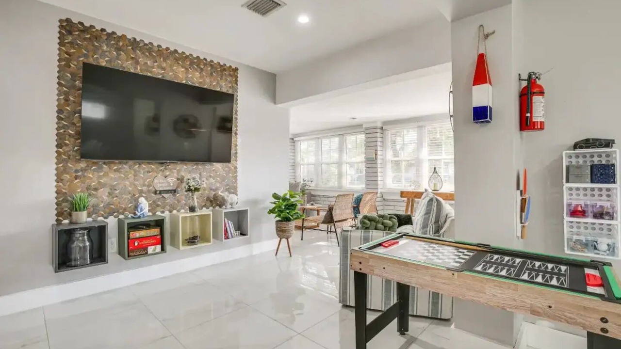 Photo of Livingroom in Edgewood