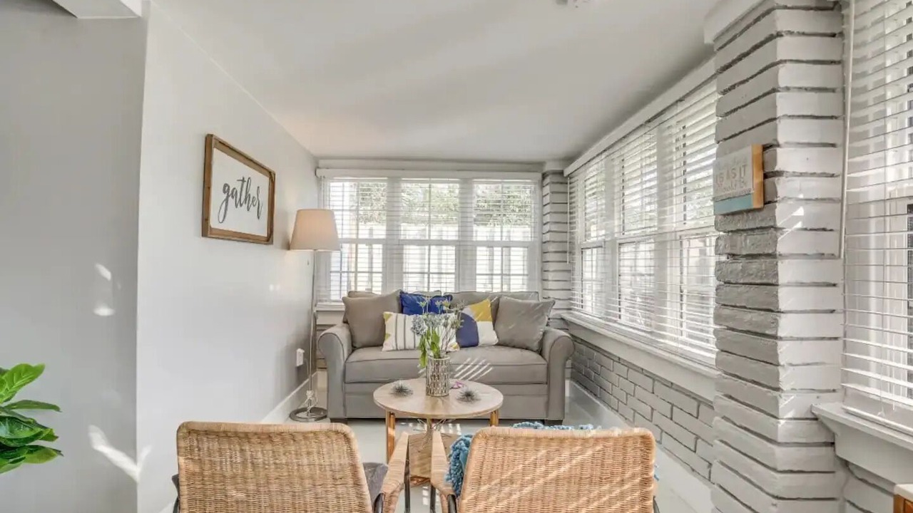 Photo of Livingroom in Edgewood
