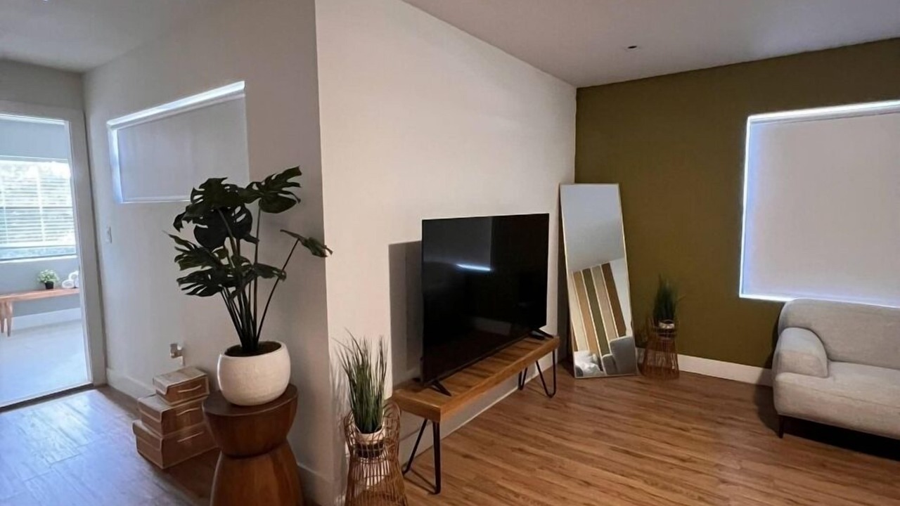 Photo of Livingroom in Edgewood
