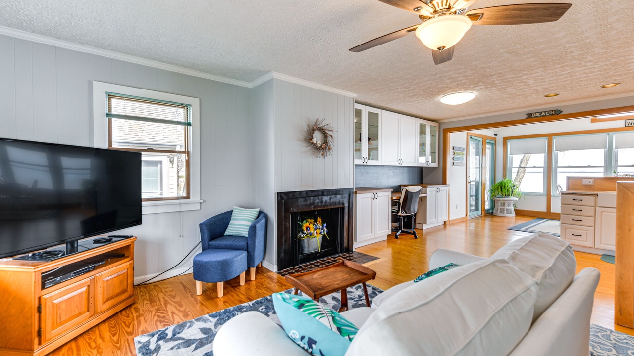 Photo of Livingroom in Colonial Beach