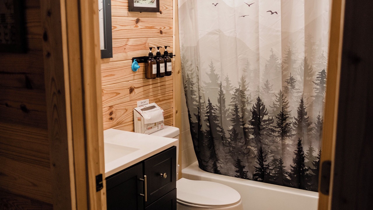 Photo of Bathroom in Edray