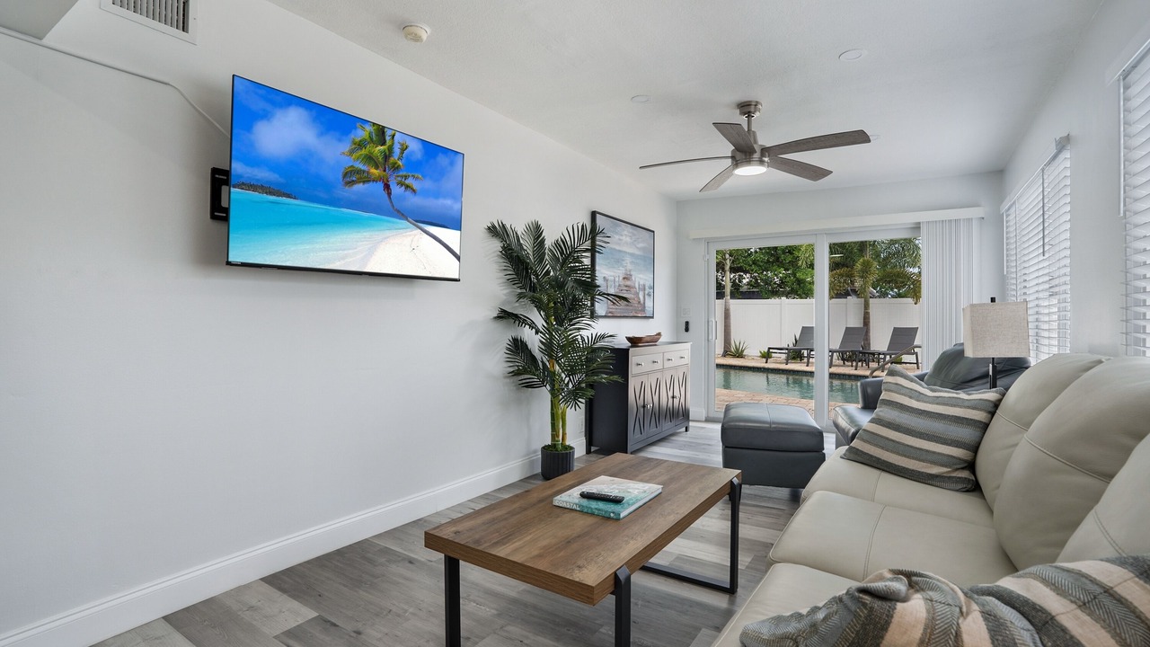 Photo of Livingroom in North Andrews Gardens
