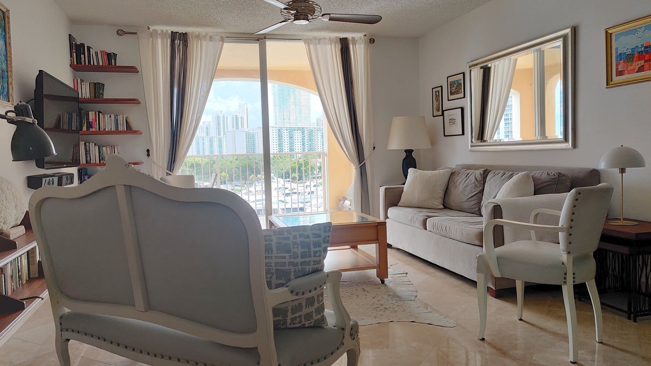 Photo of Livingroom in Aventura