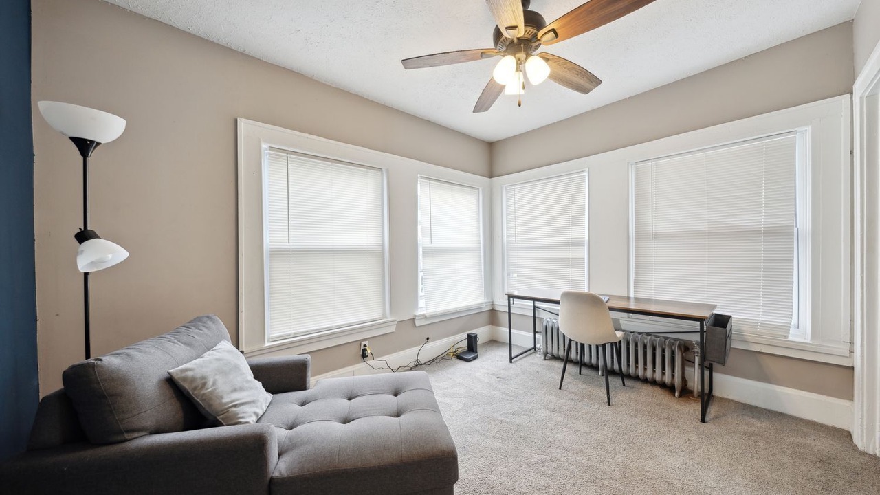 Photo of Livingroom in Cleveland