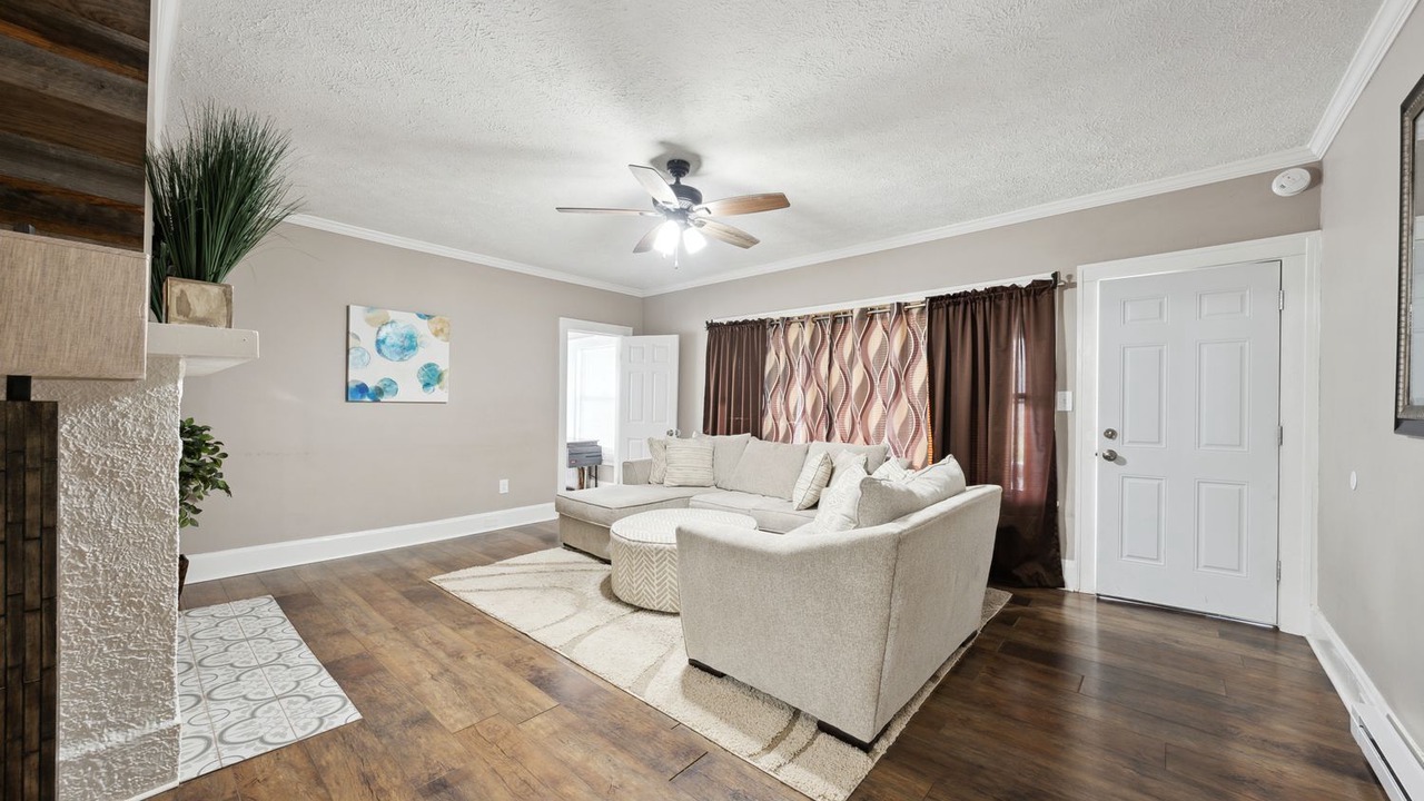 Photo of Livingroom in Cleveland