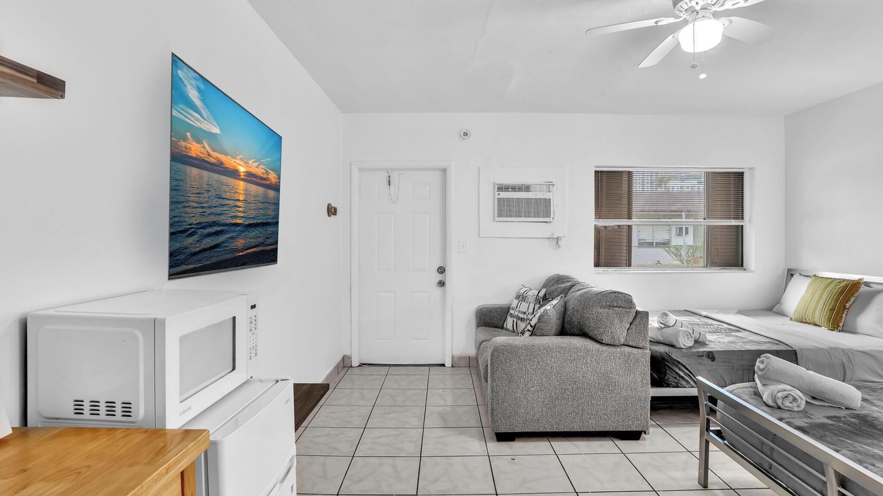 Photo of Livingroom in Downtown Hollywood
