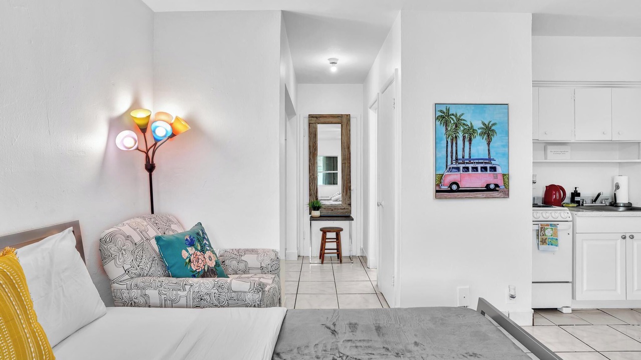 Photo of Bedroom in Downtown Hollywood