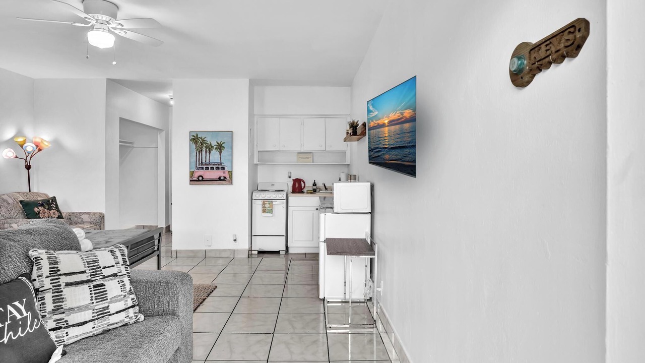 Photo of Livingroom in Downtown Hollywood