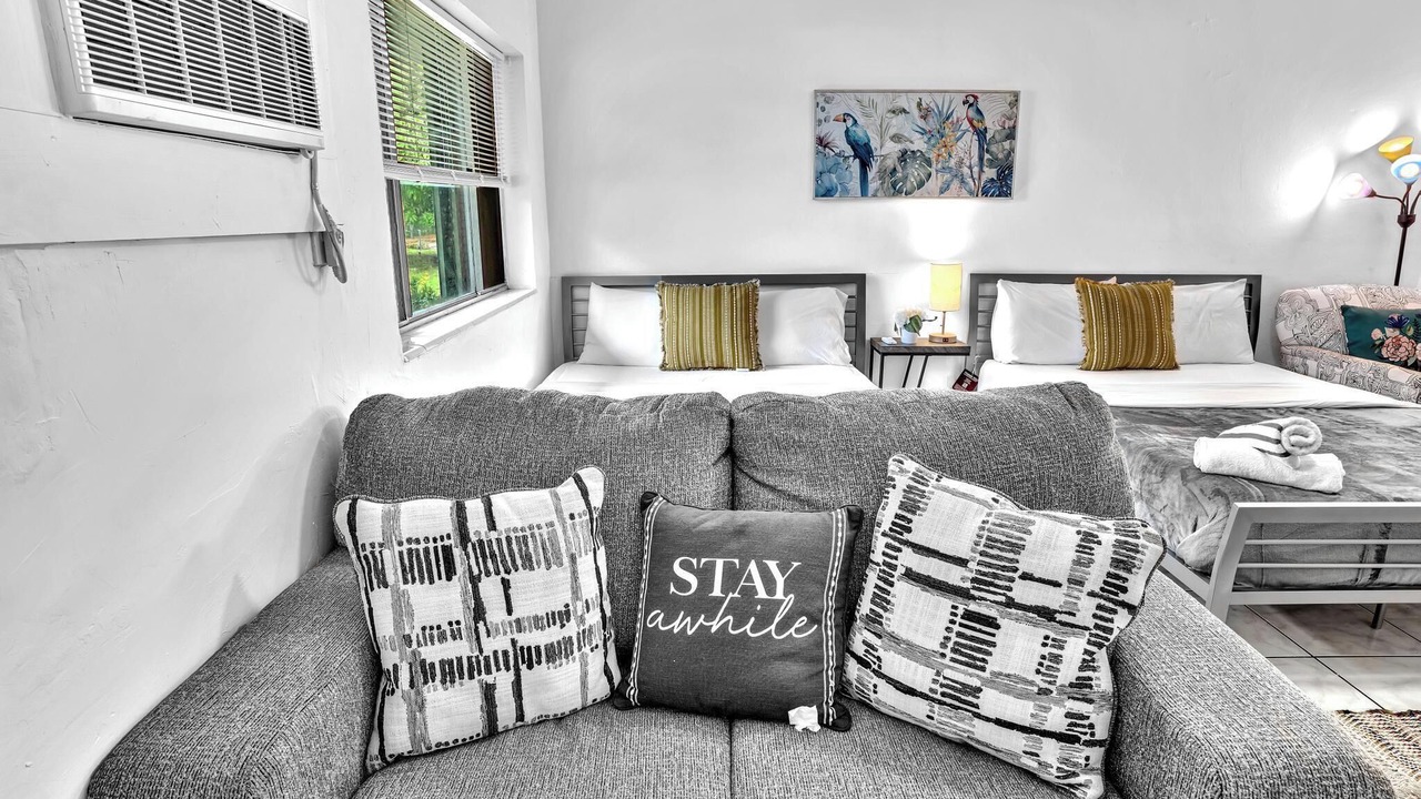 Photo of Bedroom in Downtown Hollywood