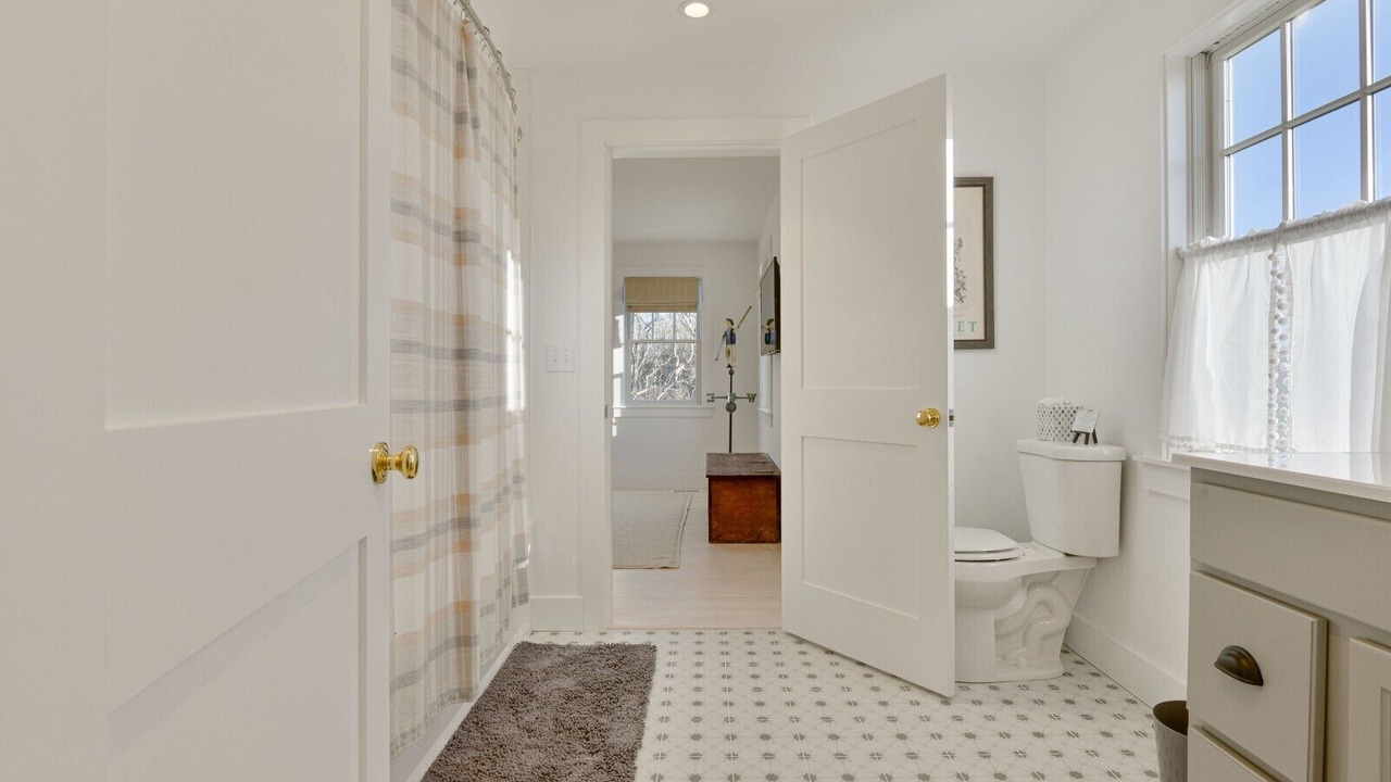 Photo of Bathroom in Tom Nevers
